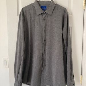 Apt. 9 Men’s button up dress shirt